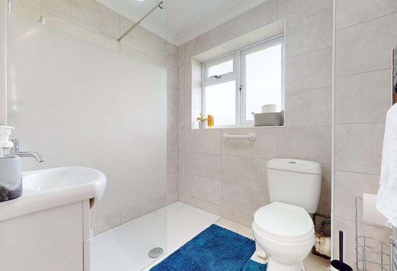 Residência Entire 3 Bed Home In Basildon Sleeps Up To 6