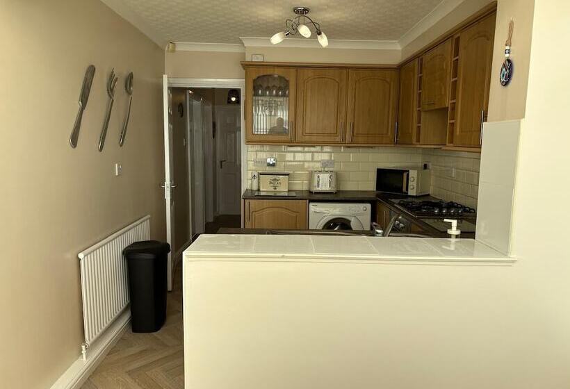 レジデンス Bungalow 2bed 1bath Petfriendly Parking