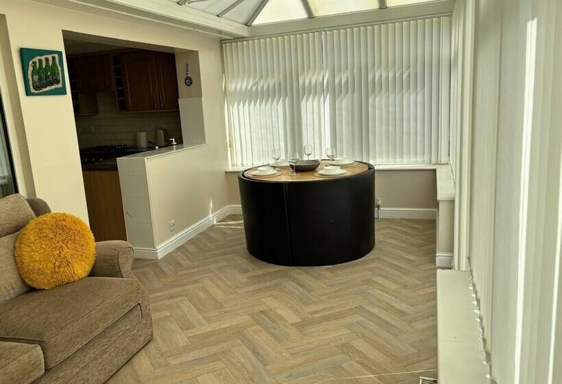 レジデンス Bungalow 2bed 1bath Petfriendly Parking