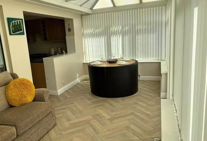 レジデンス Bungalow 2bed 1bath Petfriendly Parking