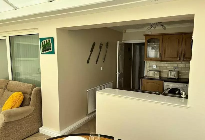 レジデンス Bungalow 2bed 1bath Petfriendly Parking