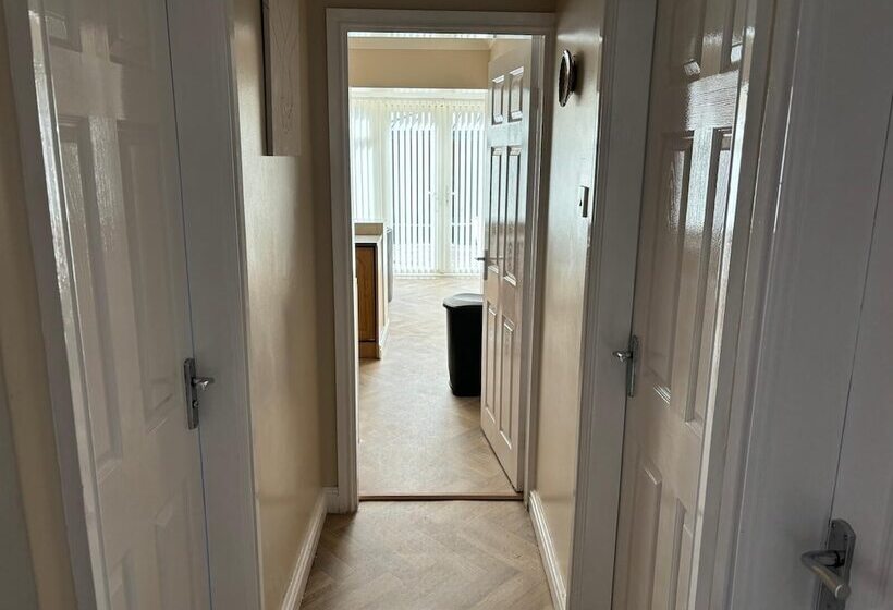 レジデンス Bungalow 2bed 1bath Petfriendly Parking