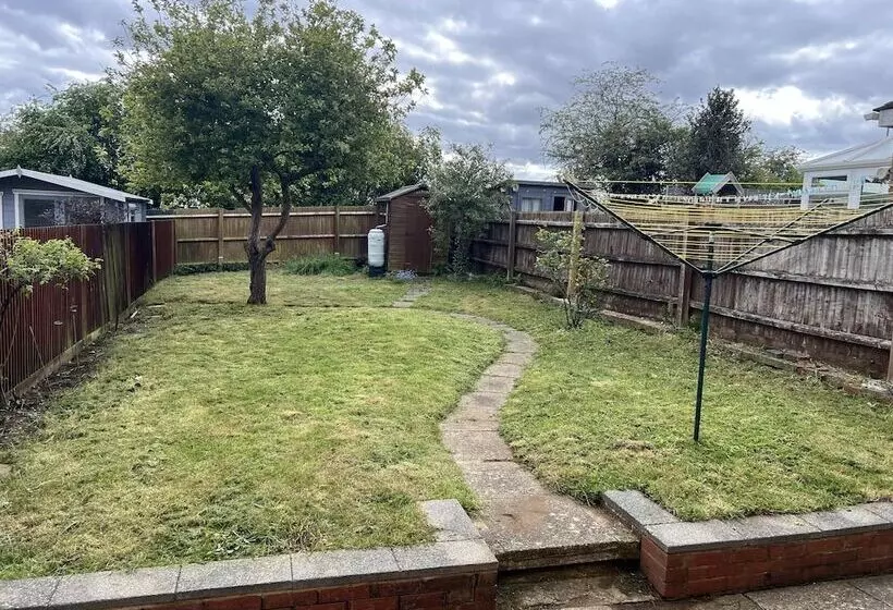 Residenssi Charming 3 Bed House In Leighton Buzzard