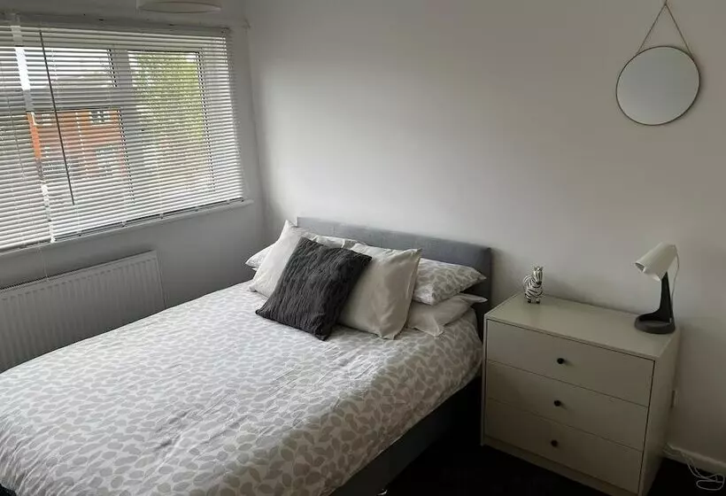 Residenssi Charming 3 Bed House In Leighton Buzzard