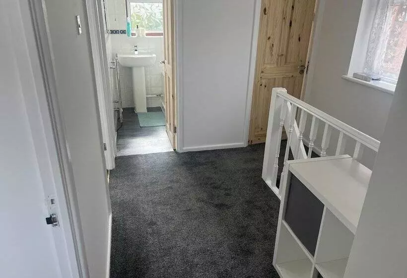 Residenssi Charming 3 Bed House In Leighton Buzzard