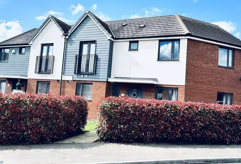 Residenssi Fantastic, Pet Friendly 3 Bedroom House In Bedford