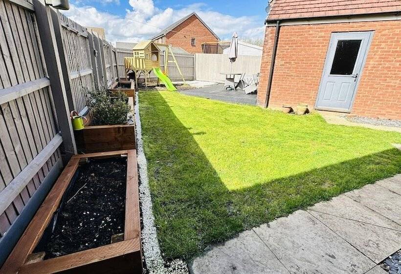 דירת נופש Fantastic, Pet Friendly 3 Bedroom House In Bedford