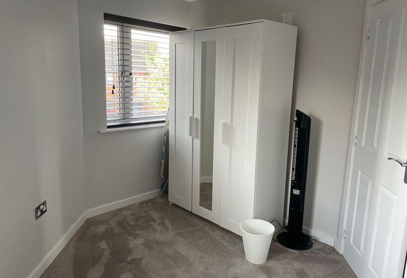 דירת נופש Fantastic, Pet Friendly 3 Bedroom House In Bedford