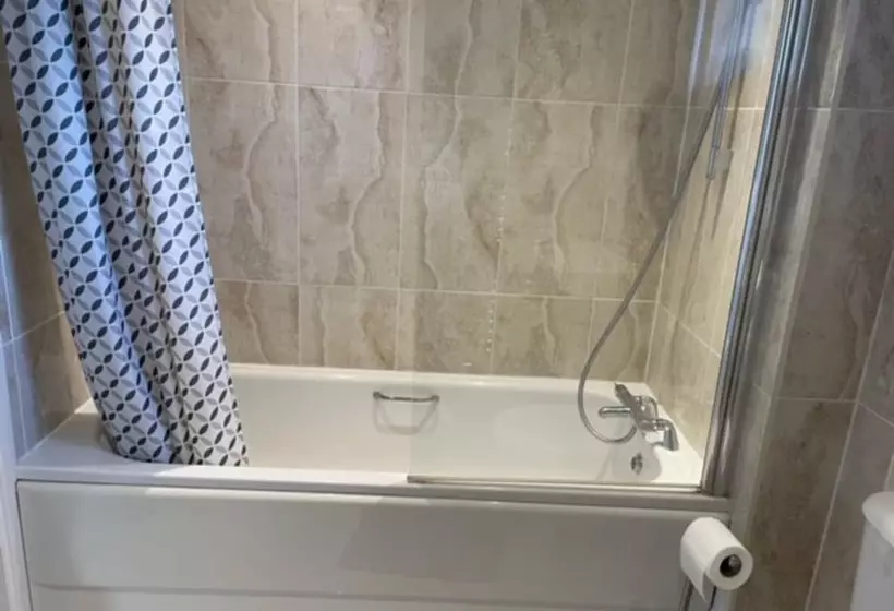 Residenssi Fantastic, Pet Friendly 3 Bedroom House In Bedford