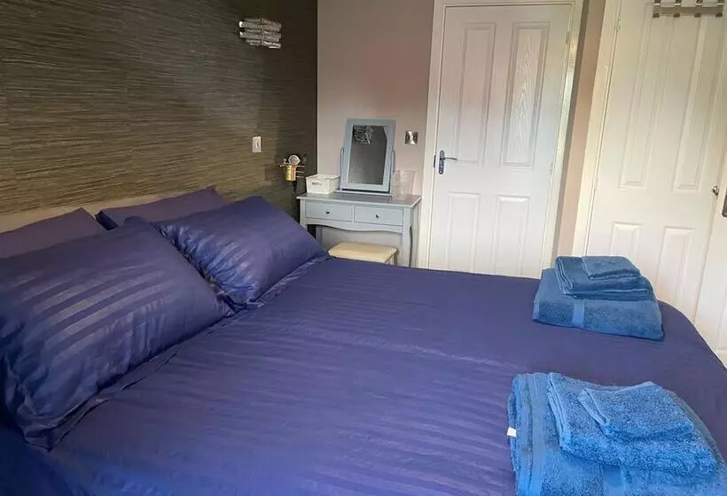 Residenssi Fantastic, Pet Friendly 3 Bedroom House In Bedford