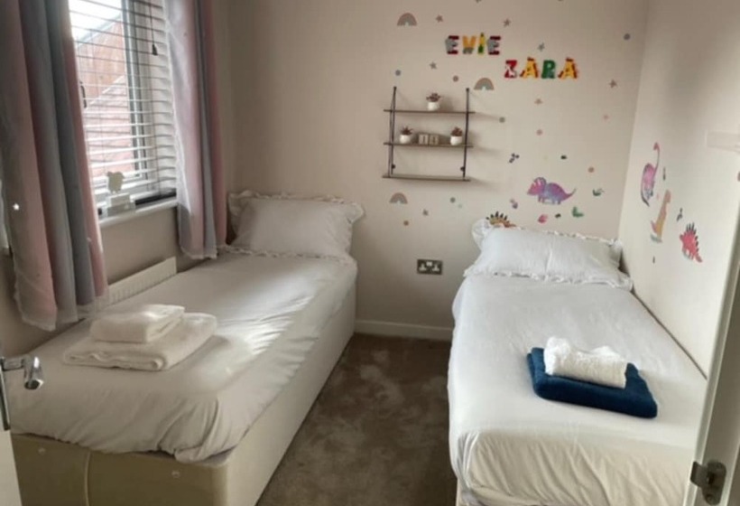 דירת נופש Fantastic, Pet Friendly 3 Bedroom House In Bedford