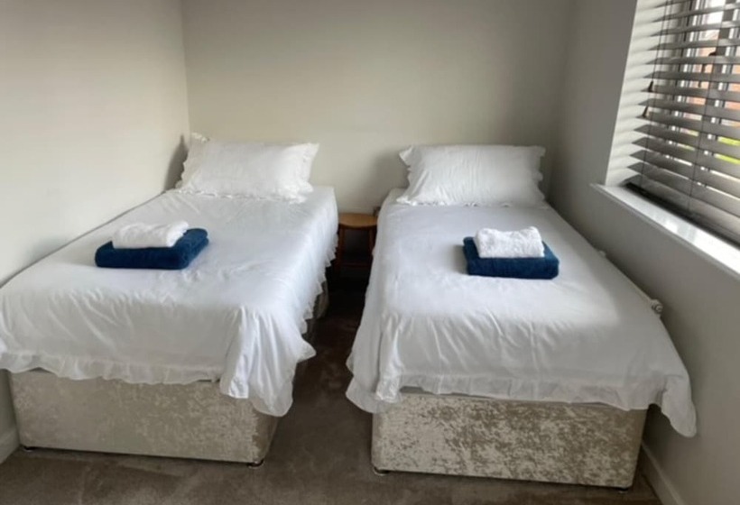 דירת נופש Fantastic, Pet Friendly 3 Bedroom House In Bedford