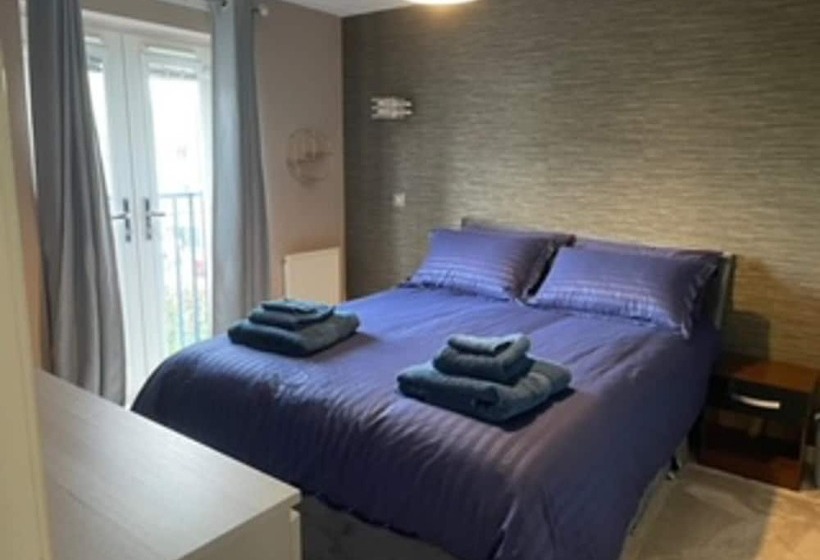 דירת נופש Fantastic, Pet Friendly 3 Bedroom House In Bedford