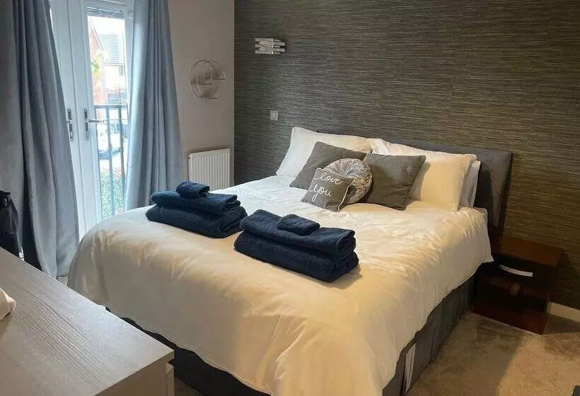 Residenssi Fantastic, Pet Friendly 3 Bedroom House In Bedford