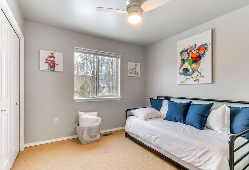 Spokane Valley Home W/ Fire Pit   1 Mi To Trails!