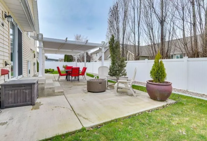 Spokane Valley Home W/ Fire Pit   1 Mi To Trails!