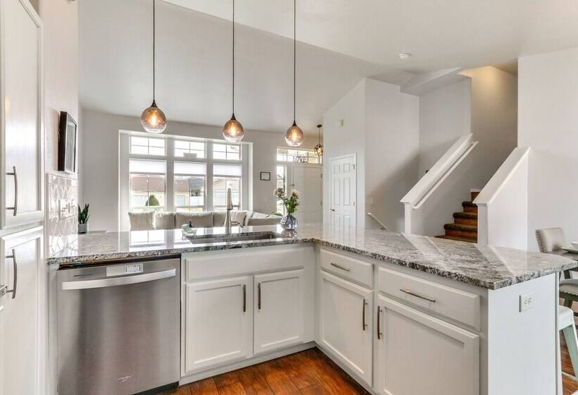 Spokane Valley Home W/ Fire Pit   1 Mi To Trails!