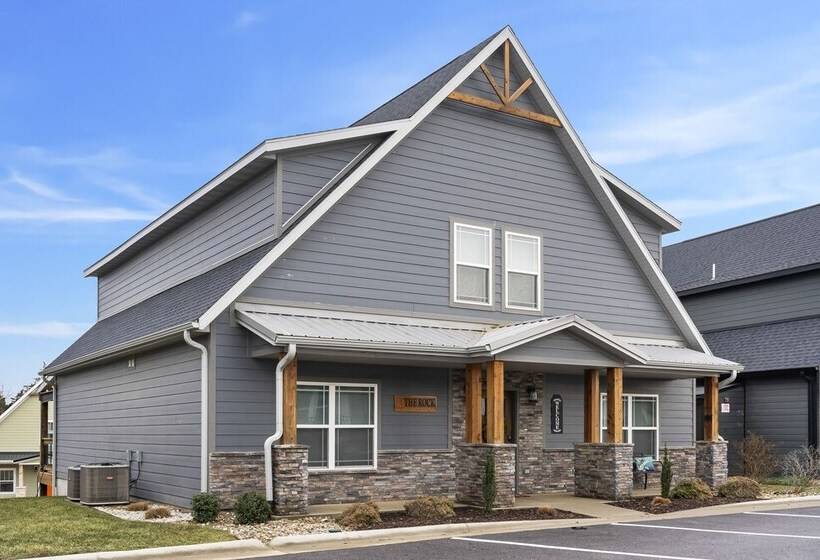 The Rock At Branson Cove 5 Bdr On Table Rock!