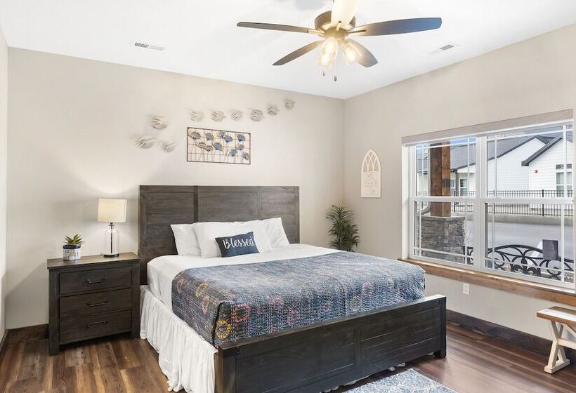 The Rock At Branson Cove 5 Bdr On Table Rock!