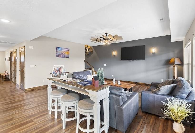 The Rock At Branson Cove 5 Bdr On Table Rock!