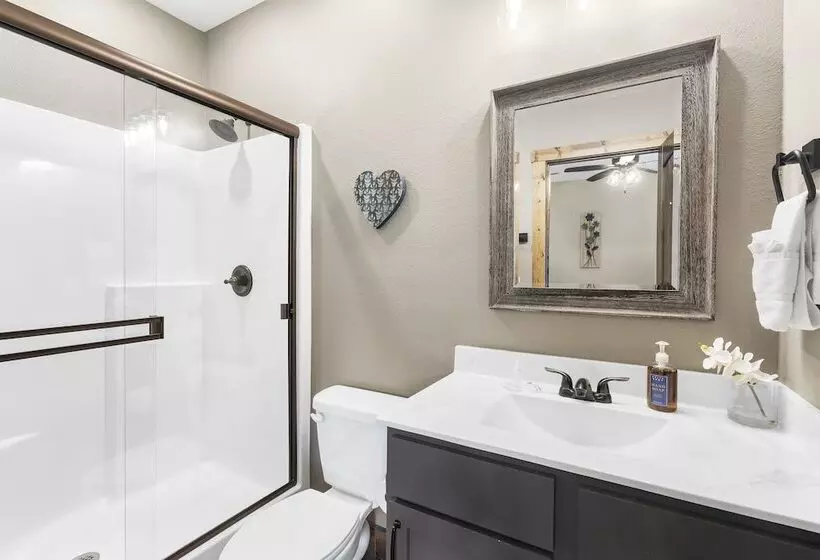 The Rock At Branson Cove 5 Bdr On Table Rock!