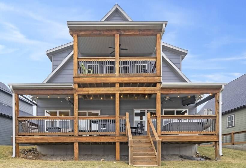 The Rock At Branson Cove 5 Bdr On Table Rock!