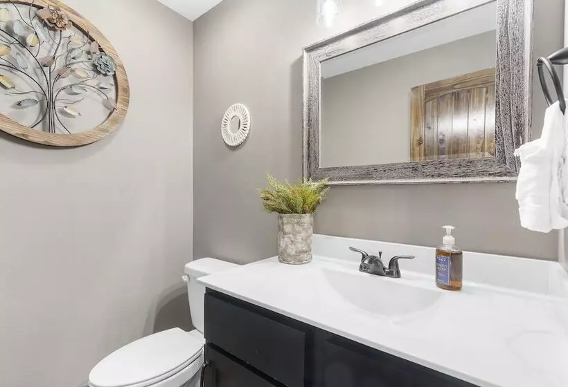 The Rock At Branson Cove 5 Bdr On Table Rock!