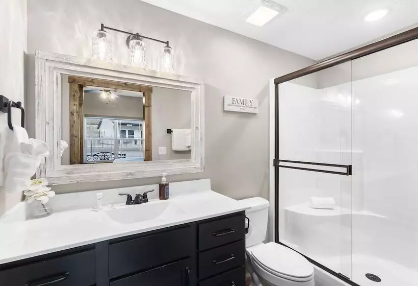 The Rock At Branson Cove 5 Bdr On Table Rock!