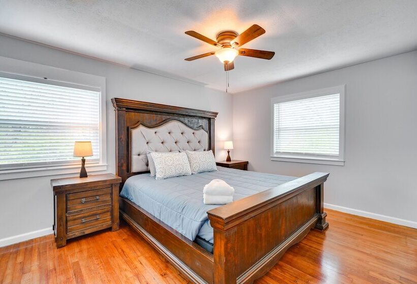 Updated Home: Central Oak Ridge Location