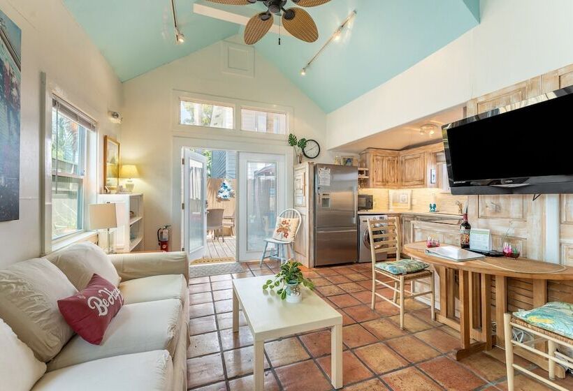 Casita De Catherine By Avantstay 1 Block To Duval St W/ Hot Tub!