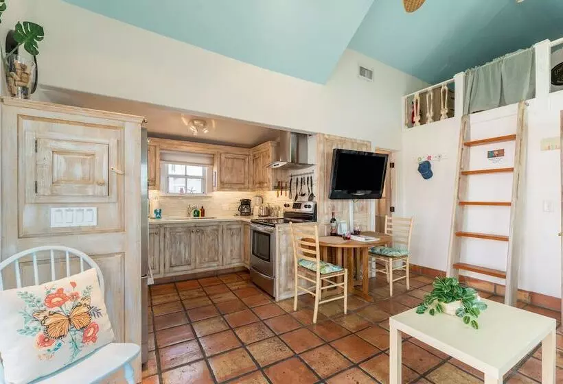 Casita De Catherine By Avantstay 1 Block To Duval St W/ Hot Tub!