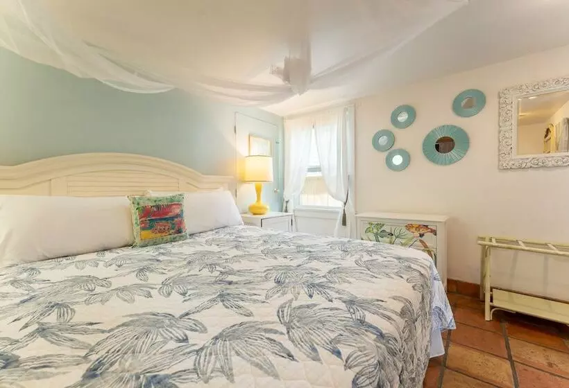 Casita De Catherine By Avantstay 1 Block To Duval St W/ Hot Tub!