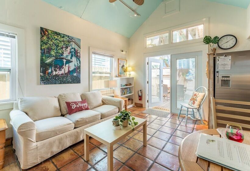 Casita De Catherine By Avantstay 1 Block To Duval St W/ Hot Tub!