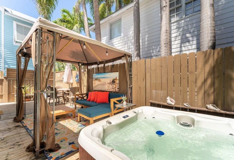Casita De Catherine By Avantstay 1 Block To Duval St W/ Hot Tub!