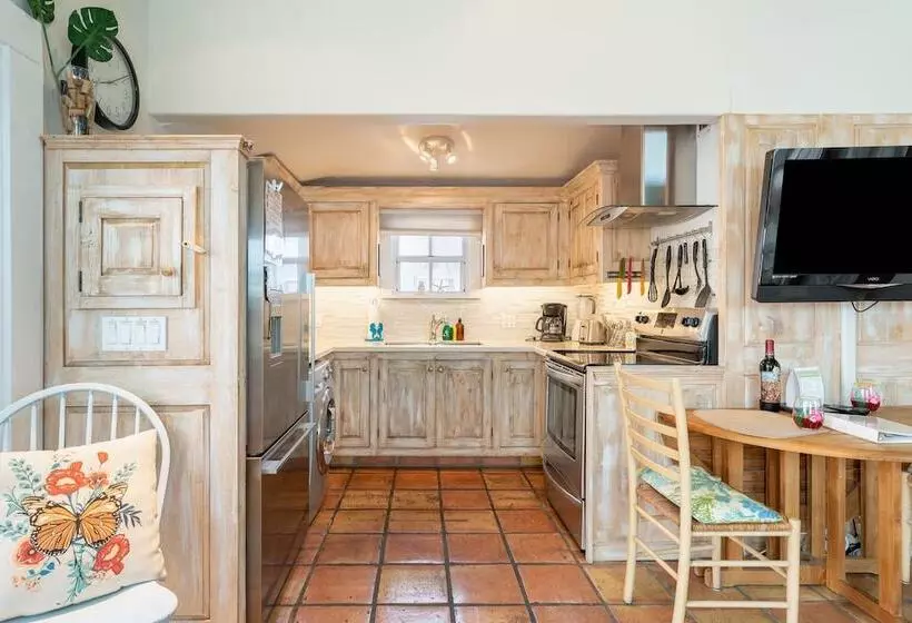 Casita De Catherine By Avantstay 1 Block To Duval St W/ Hot Tub!