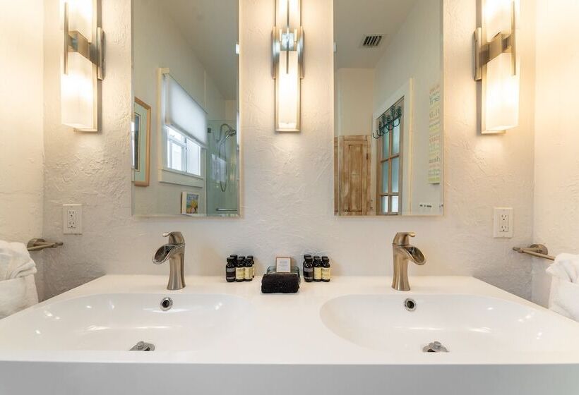 Casita De Catherine By Avantstay 1 Block To Duval St W/ Hot Tub!