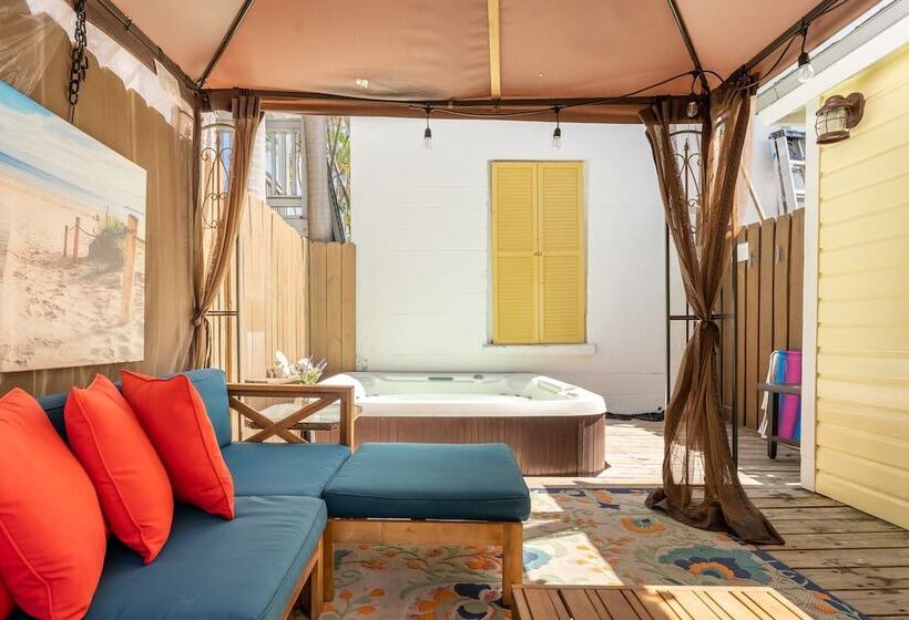 Casita De Catherine By Avantstay 1 Block To Duval St W/ Hot Tub!