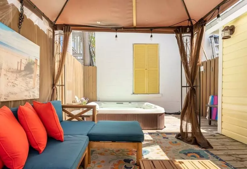 Casita De Catherine By Avantstay 1 Block To Duval St W/ Hot Tub!