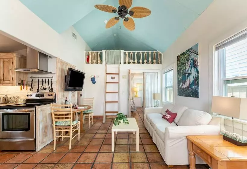 Casita De Catherine By Avantstay 1 Block To Duval St W/ Hot Tub!