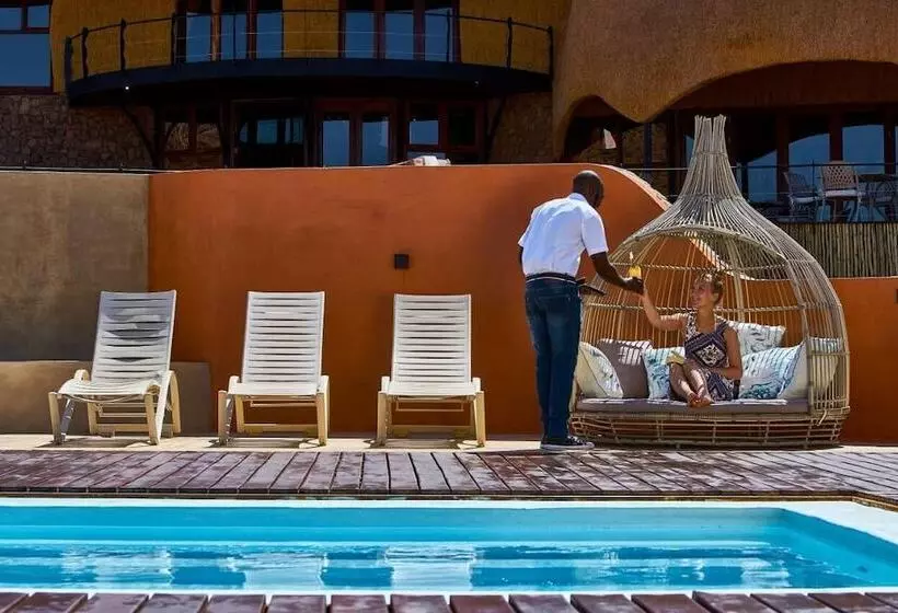 هتل Desert Hills Lodge