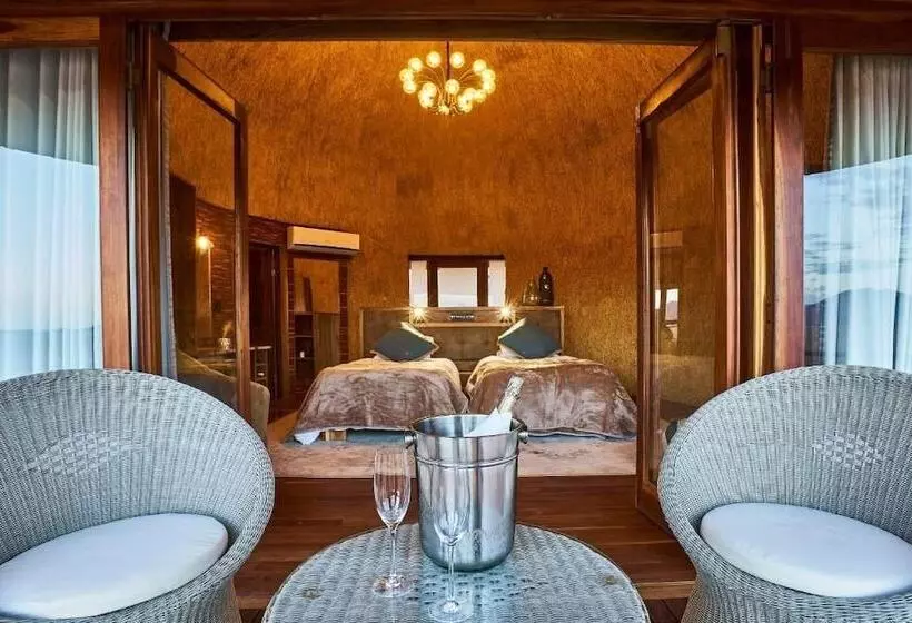 هتل Desert Hills Lodge