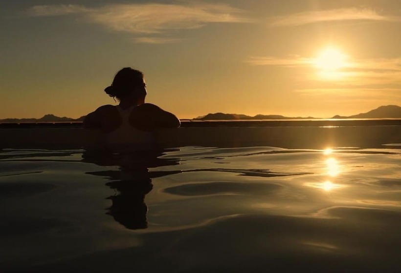 فندق Desert Hills Lodge