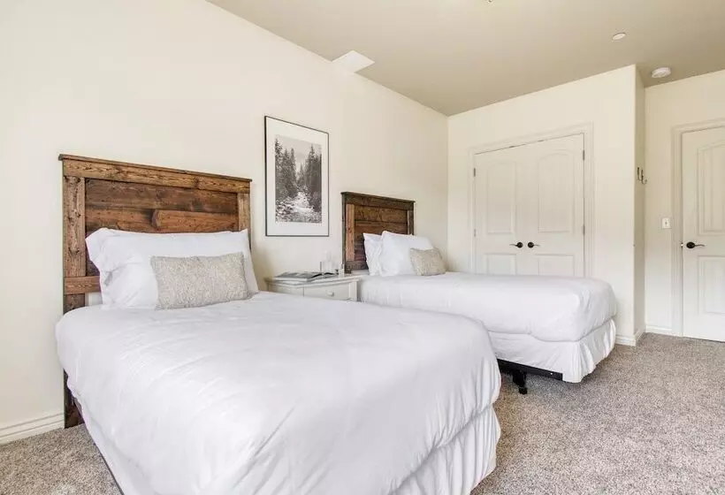 Lucky Bill By Avantstay Lake Views, 15mins To Park City Mtn