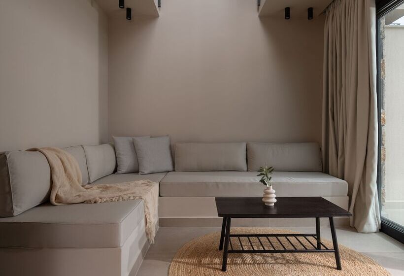 Olivera Suites Sarti