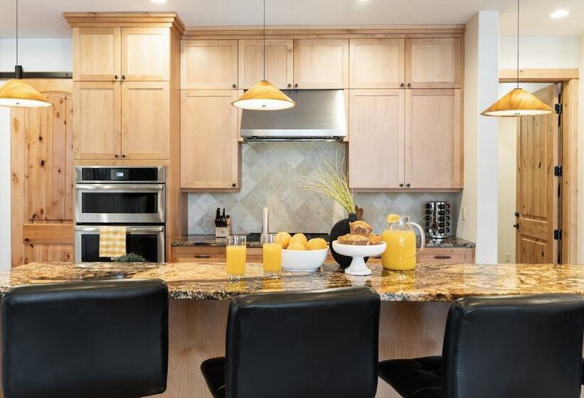 Riverwatch By Avantstay Deschutes In Your Yard