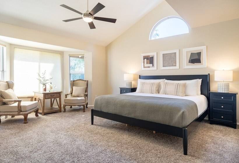 Spanish Wells By Avantstay Putting Green + Pool!