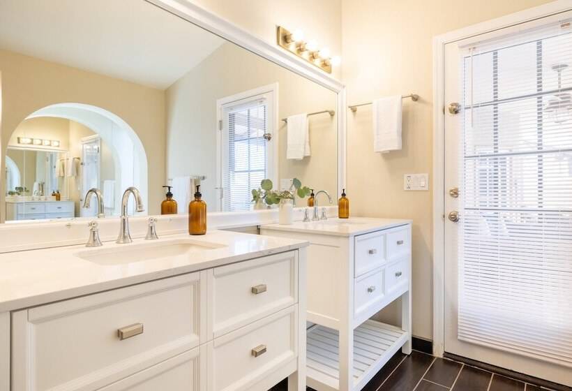 Spanish Wells By Avantstay Putting Green + Pool!