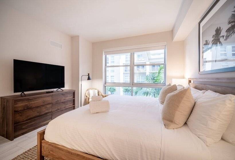 Tucker At Palmer Dadeland Miami