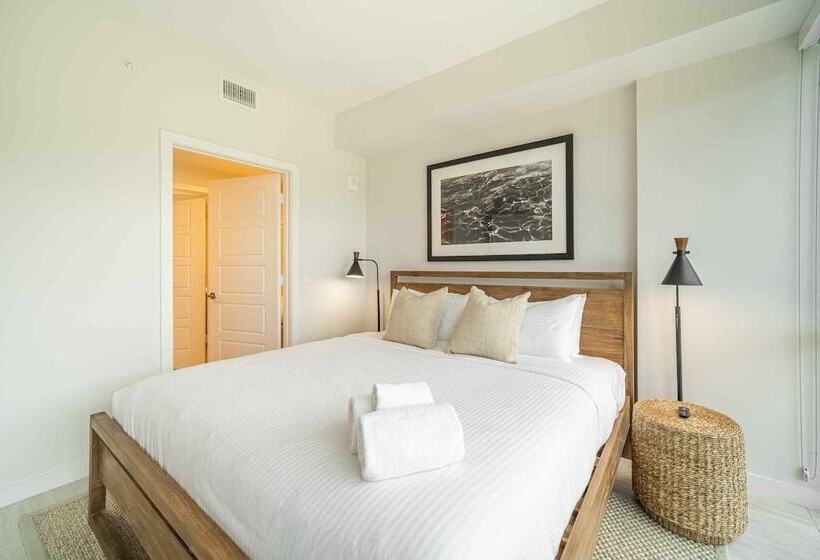 Tucker At Palmer Dadeland Miami