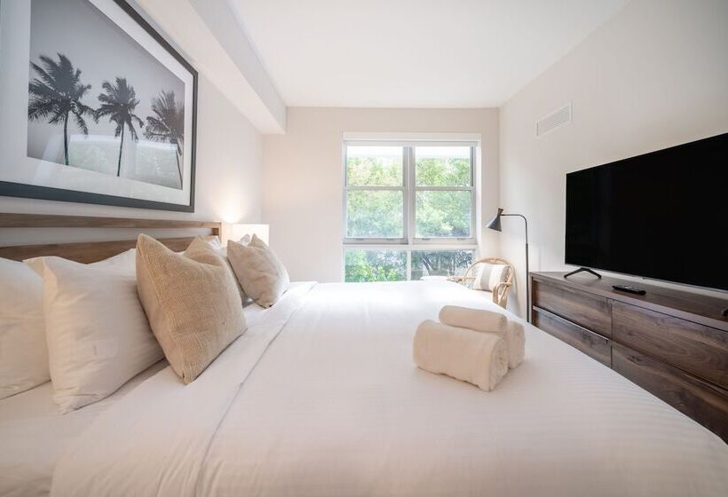 Tucker At Palmer Dadeland Miami